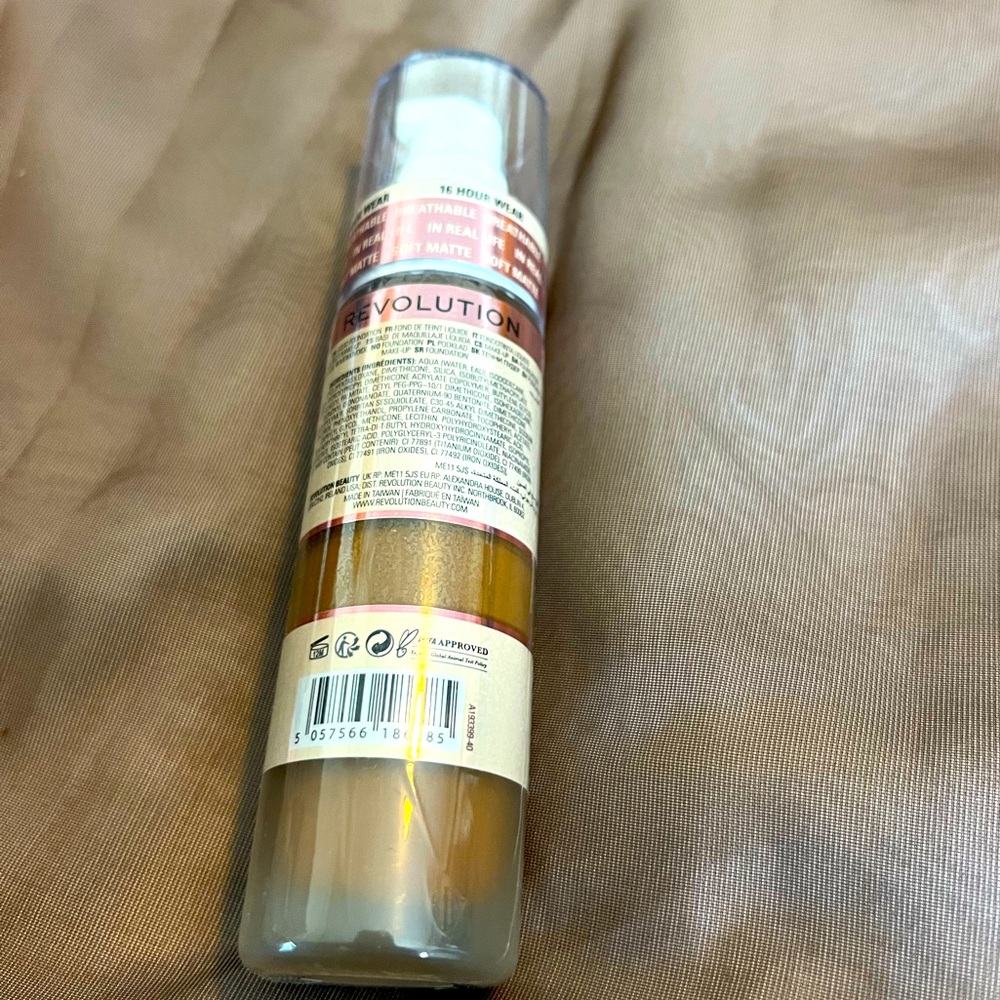 Revolution IRL Filter Foundation F13.7 - Picture 2 of 2